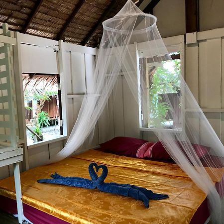Rasta Baby Bar & Bungalows - Suitable For Young Travelers Koh Phayam Exteriér fotografie