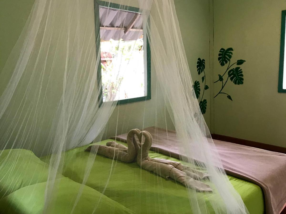 Rasta Baby Bar & Bungalows - Suitable For Young Travelers Koh Phayam Exteriér fotografie