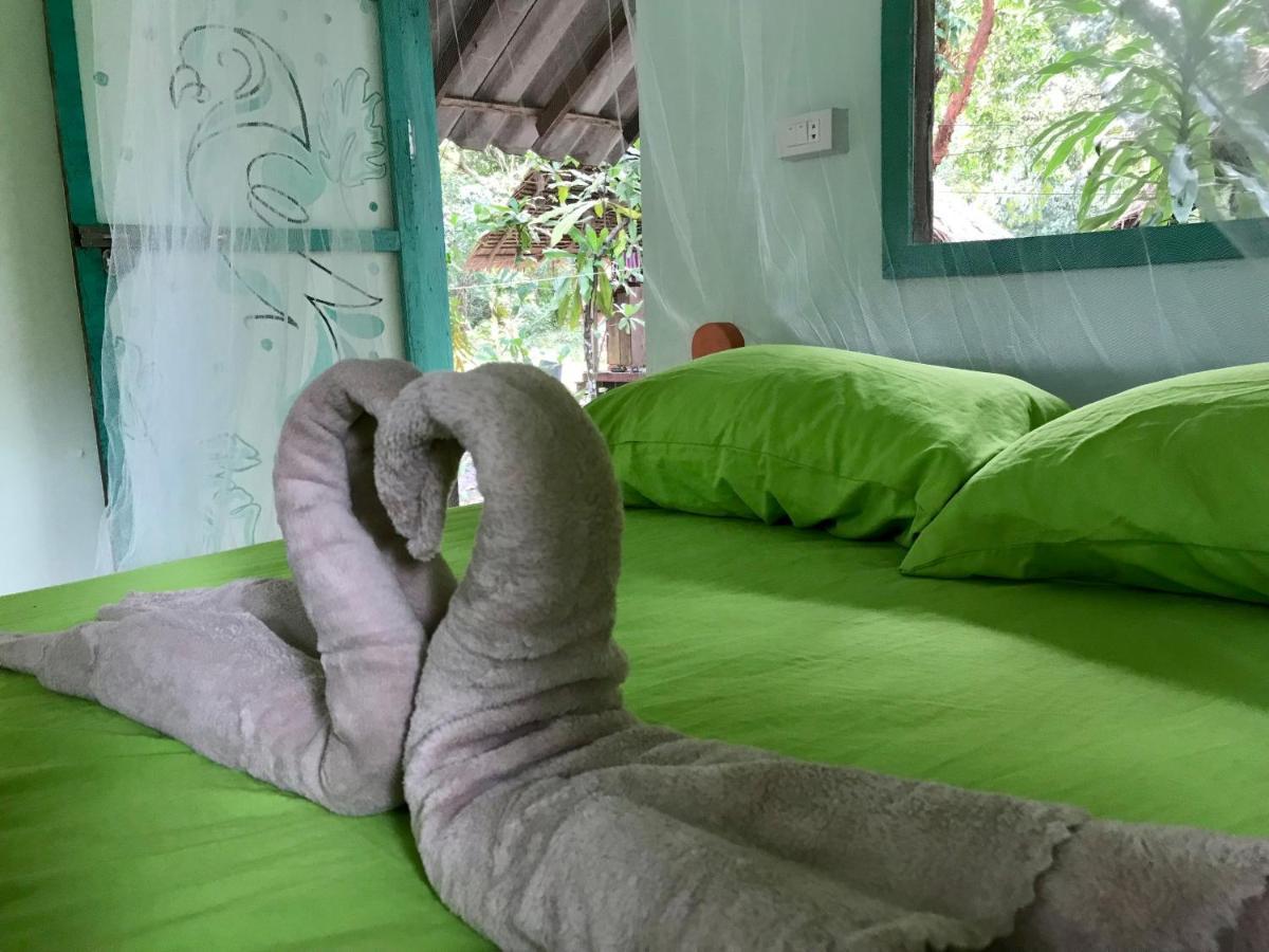 Rasta Baby Bar & Bungalows - Suitable For Young Travelers Koh Phayam Exteriér fotografie
