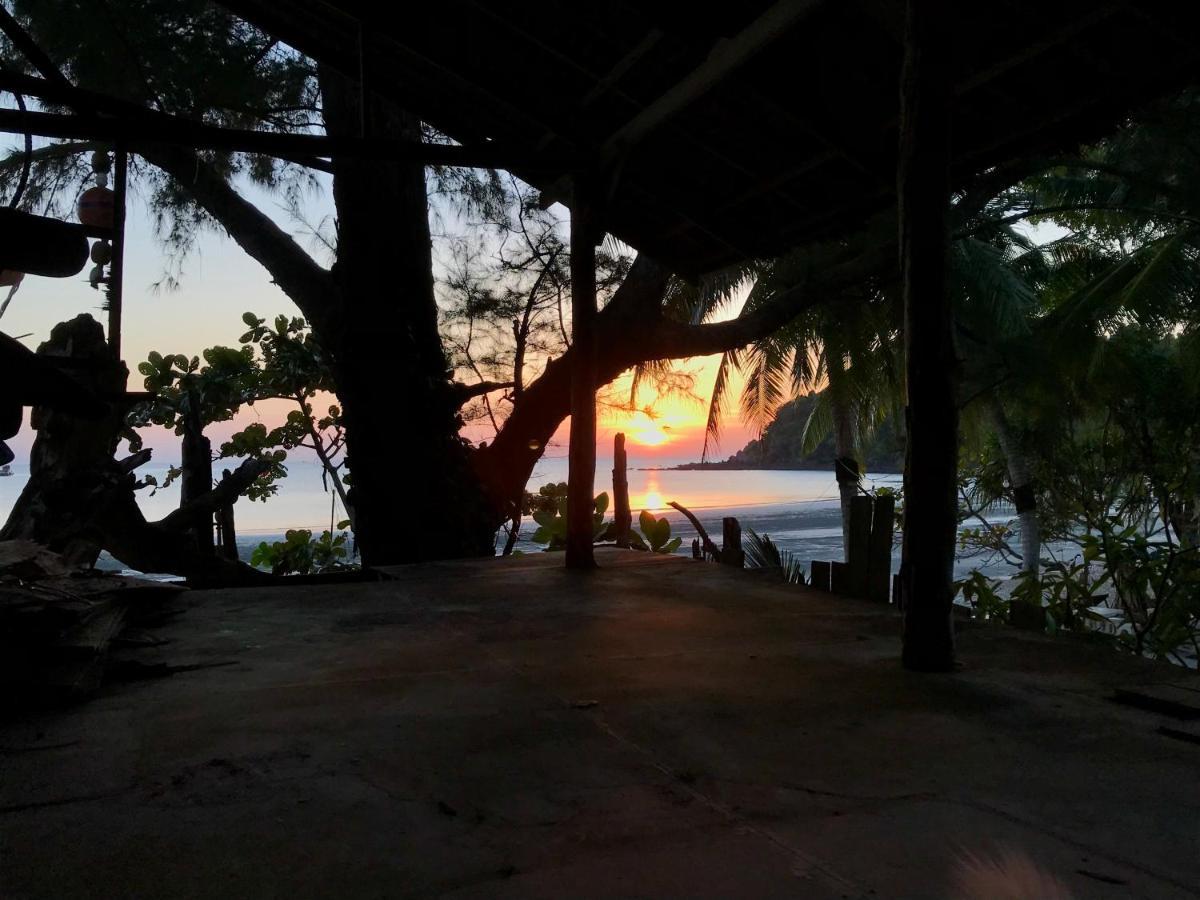 Rasta Baby Bar & Bungalows - Suitable For Young Travelers Koh Phayam Exteriér fotografie